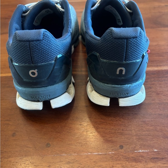 On Running Cloudace Athletic Shoes - Picture 6 of 11